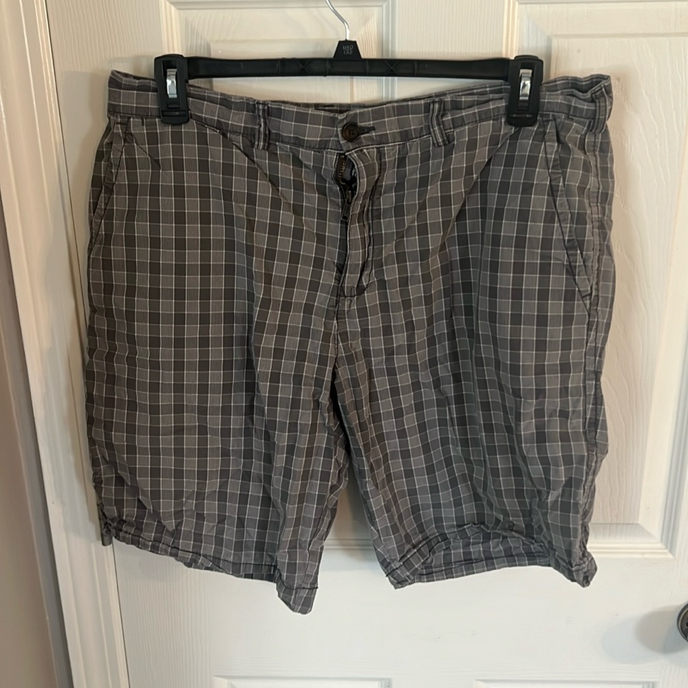 Tommy Hilfiger Gray Checkered Shorts size 38